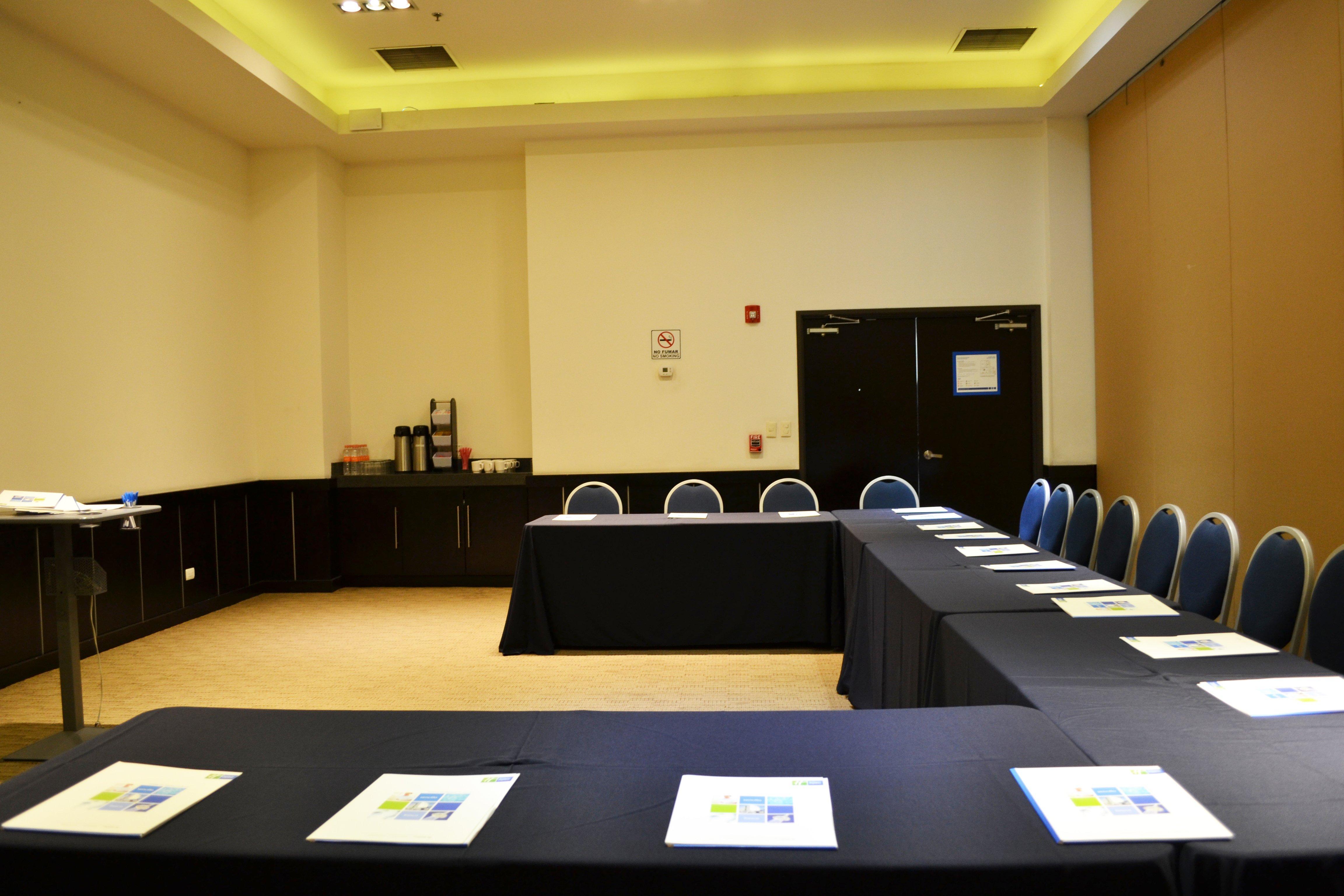Holiday Inn Express Guaymas By Ihg Exterior foto A meeting room at the hotel