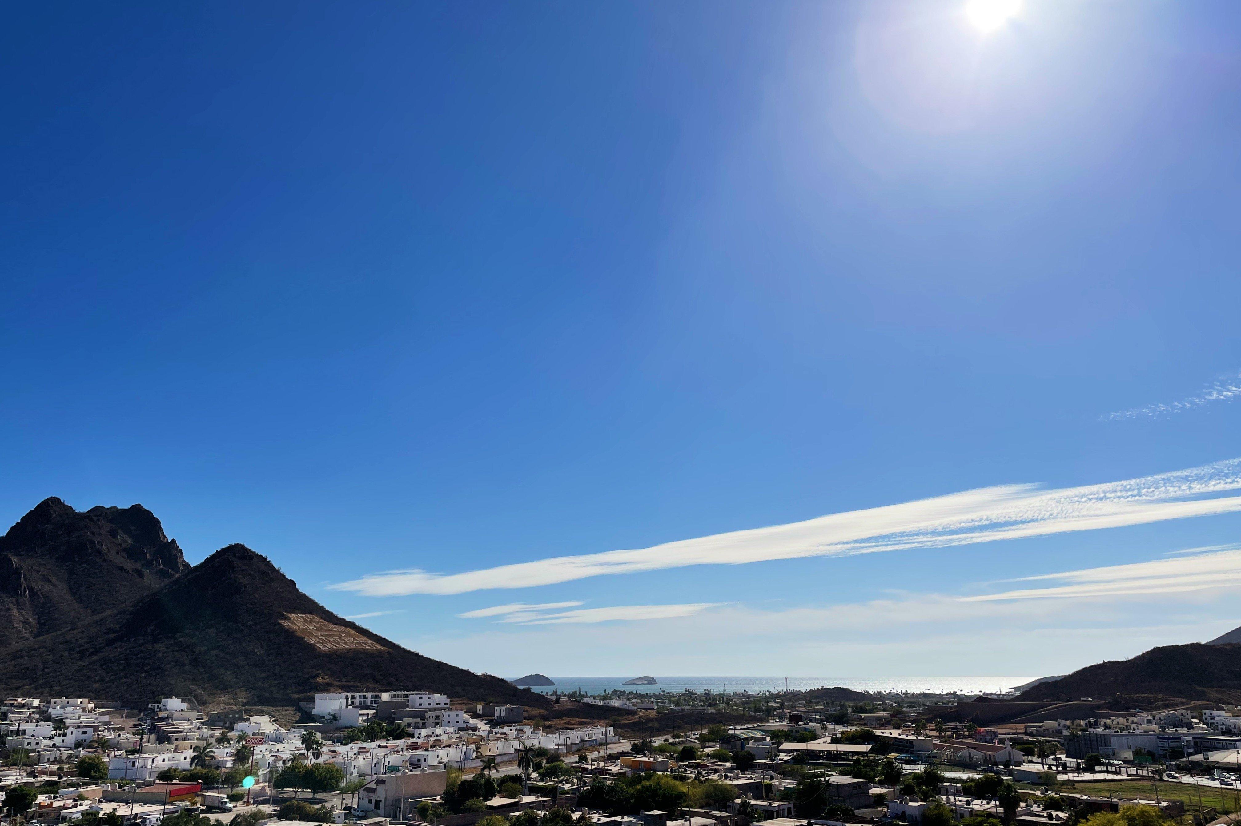Holiday Inn Express Guaymas By Ihg Exterior foto View of the town